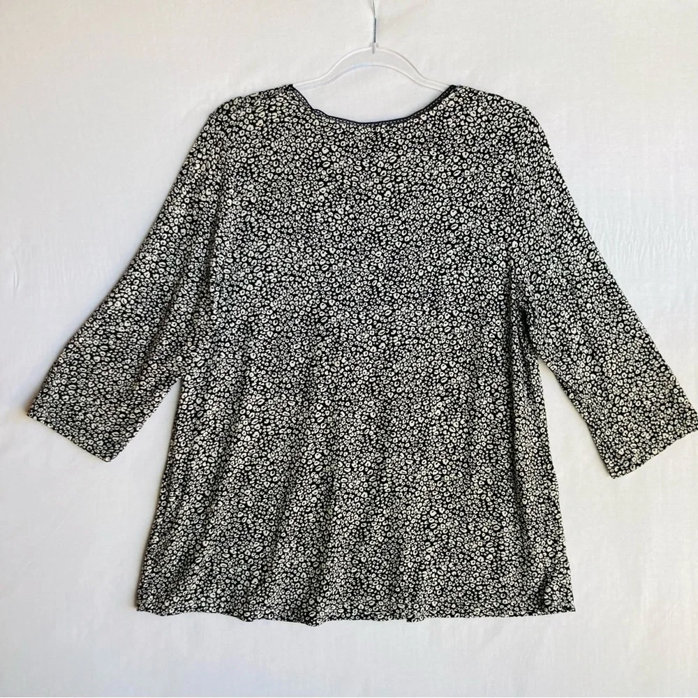 Kensie Women's abstract animal print quarter length sleeve top blouse, Sz L - Picture 13 of 16